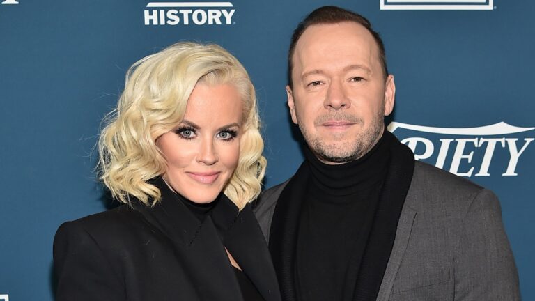 Jenny McCarthy & Donnie Wahlberg Post Holiday Card Thirst Trap