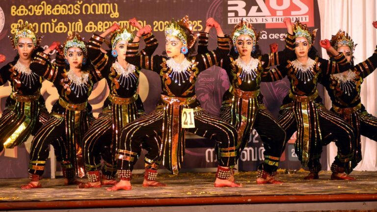 Kozhikode City sub-district leads in revenue district school arts festival