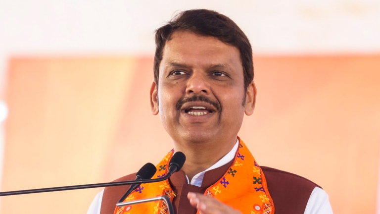 Maharashtra Elections LIVE: Fadnavis Meets Mohan Bhagwat As Exit Polls Predict Mahayuti Govt