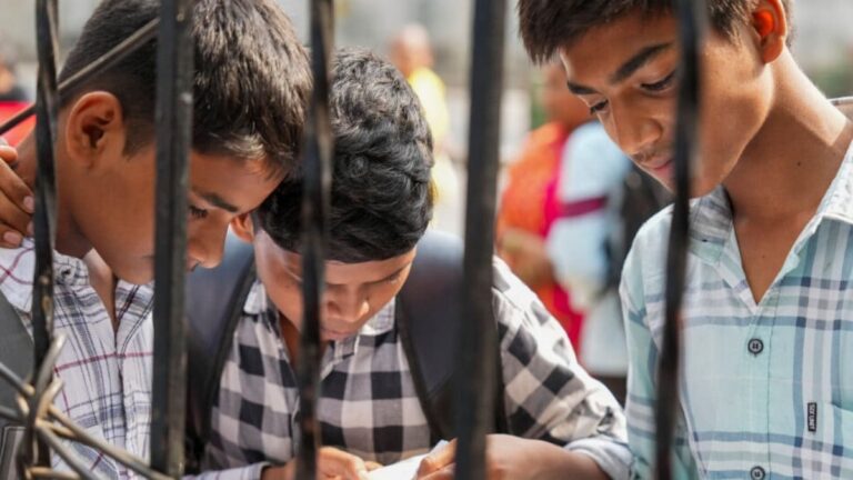 CBSE Class 10, 12 Board Exam 2025 Datesheet Released, Check Full Schedule